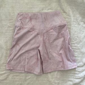 Alphalete Alphalux Wonder Shorts 6” - Size M, Blossom